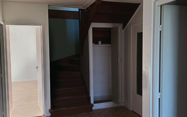 Maison à louer    6 pièces • 141 m2 Belleville-sur-Mer