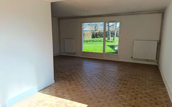 Maison à louer    6 pièces • 141 m2 Belleville-sur-Mer