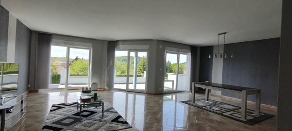 Grande propriété moderne avec piscine