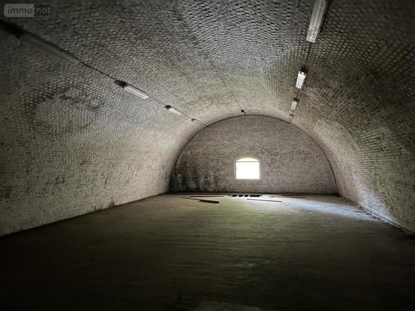 Local professionnel à vendre à Arras dans le Pas-de-Calais (62000), ref : 62135-2077