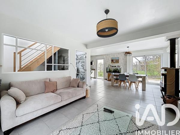 Maison à vendre 5 pièces 124,22 m² Saint-Fuscien