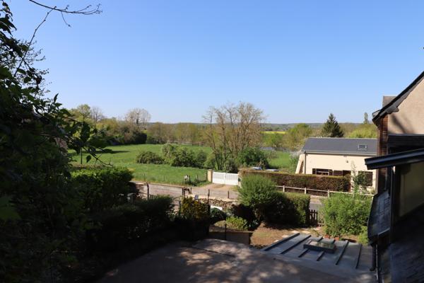 Maison familiale avec grand salon, véranda, terrasse couverte et 2nd logement indépendant