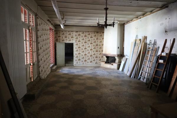 Maison familiale avec grand salon, véranda, terrasse couverte et 2nd logement indépendant