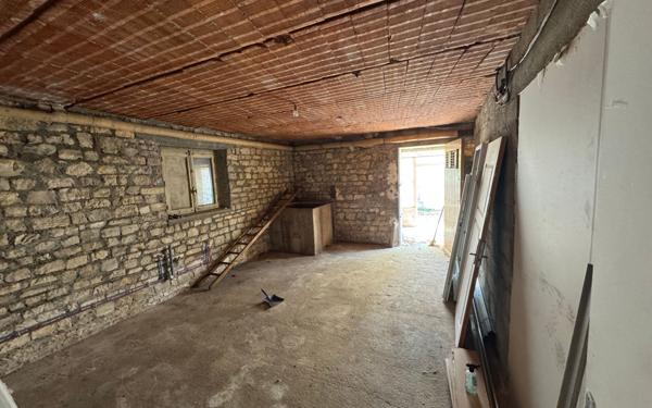 Maison à vendre    5 pièces •  Saint-Privat-des-Vieux