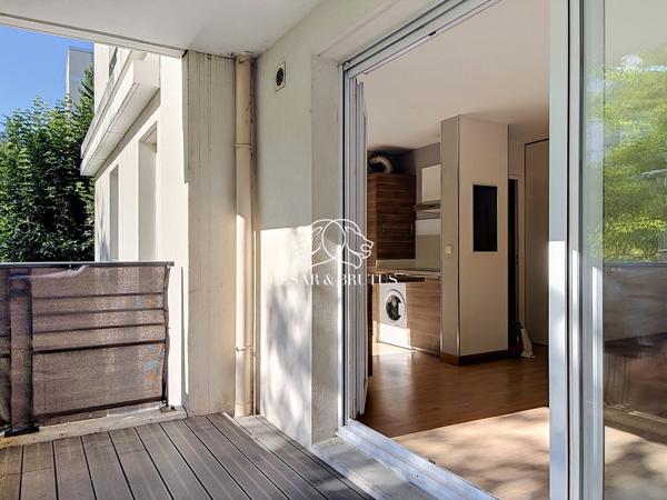 T3 lumineux avec terrasse, piscine collective et cadre de vie privilégié