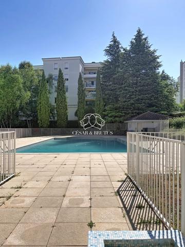 T3 lumineux avec terrasse, piscine collective et cadre de vie privilégié