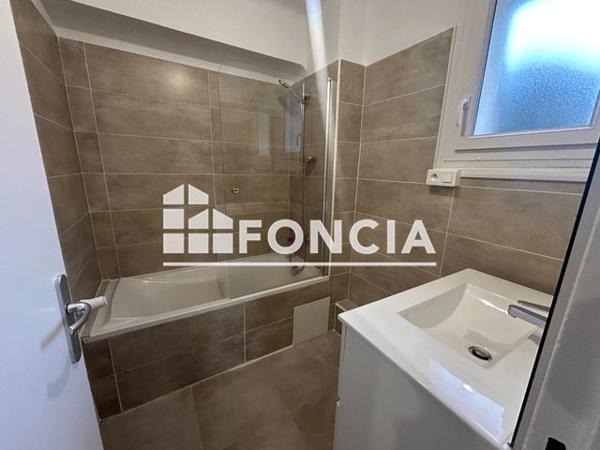 Location Appartement 4 pièces 70.5 m² - 15 RUE BENEDIT Marseille 13001