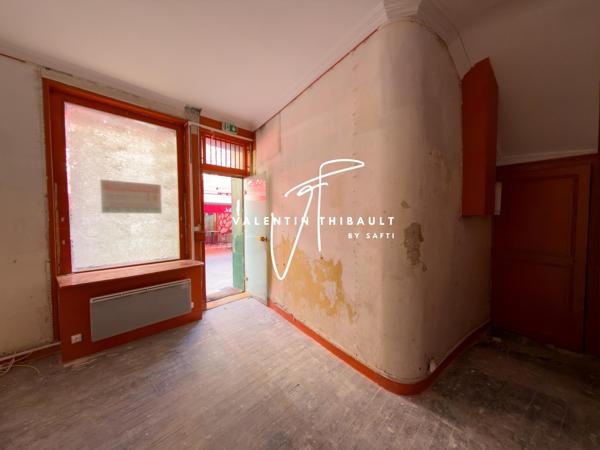 Poitiers Centre-ville Plateau — Local commercial 85 m² avec vitrine, Rue Saint-Nicolas