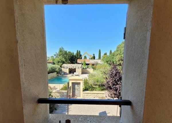 Grans (13450) Maison à la campagne composée de 2 logements