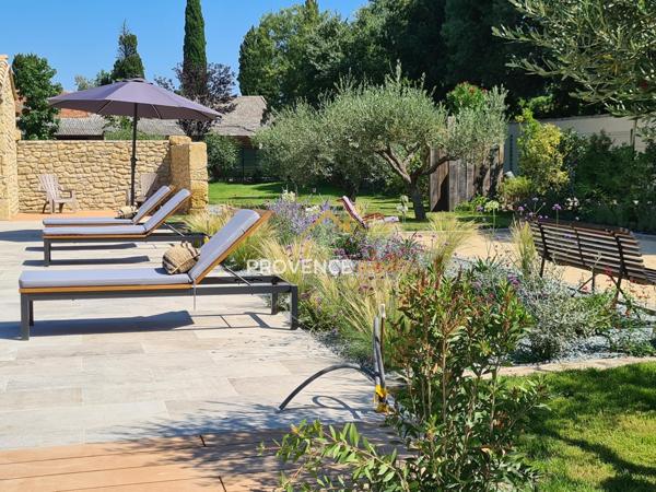 Grans (13450) Maison à la campagne composée de 2 logements