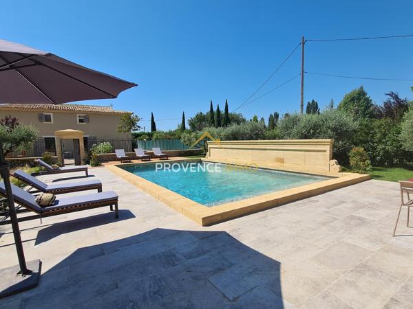 Grans (13450) Maison à la campagne composée de 2 logements