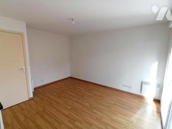 Nouveauté  Étude TRENTE CINQ NOTAIRES !
Idéalement situé à mi-chemin entre le centre historiqu...