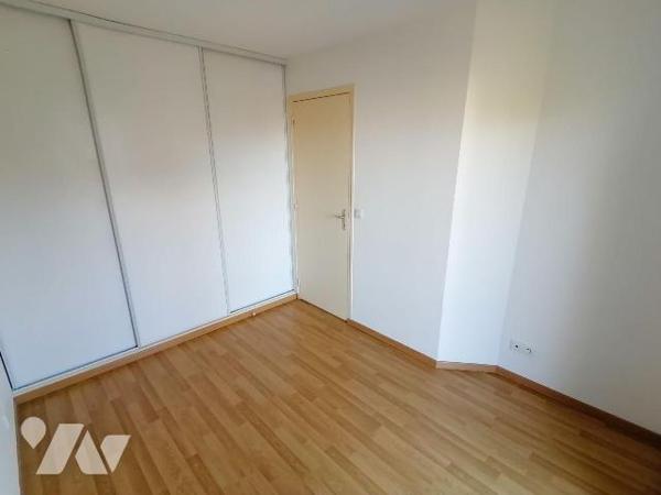 Nouveauté  Étude TRENTE CINQ NOTAIRES !
Idéalement situé à mi-chemin entre le centre historiqu...