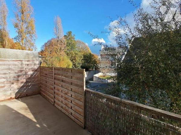 Nouveauté  Étude TRENTE CINQ NOTAIRES !
Idéalement situé à mi-chemin entre le centre historiqu...