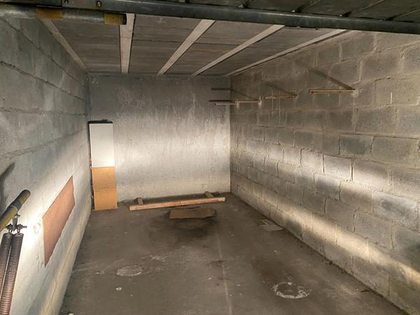 A LOUER - BOX - SOUS SOL