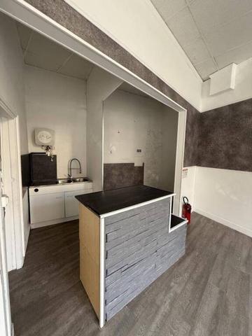 4 PLACE DU THERON - F4 au 1er étage - LUMINEUX