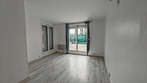 Appartement T4 au RDC avec terrasse 50 m²- Proche transport RER