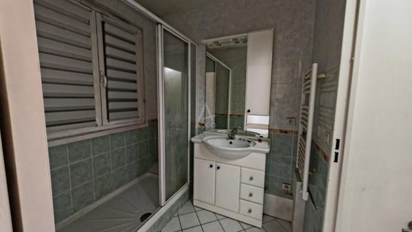 Appartement T4 au RDC avec terrasse 50 m²- Proche transport RER