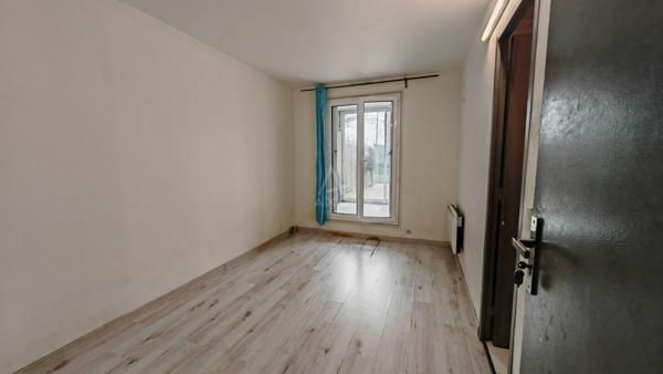 Appartement T4 au RDC avec terrasse 50 m²- Proche transport RER