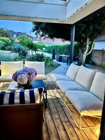 ELEGANTE MAISON RENOVEE,  A 10 MM A PIED DE LA PLAGE