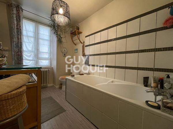 Maison de ville à vendre dans le bourg d'Elven