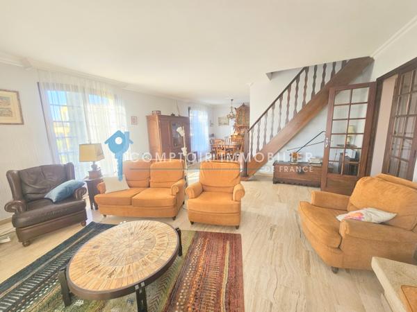 Maison
                                                                                                                                                                                                                                                                                                                        6 pièce(s)                                                                                                                                                                                                          5 chambre(s)                                                                                                                                                                                                          226  m²