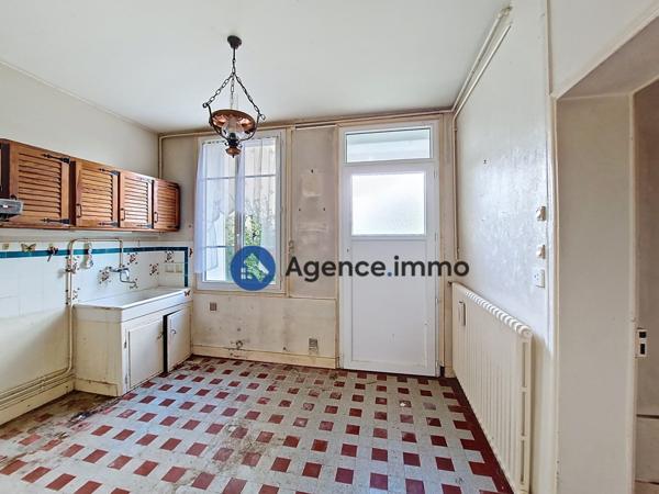 À vendre - Maison mitoyenne 2 côtés, 7 pièces située à Château-la-Vallière (37330)