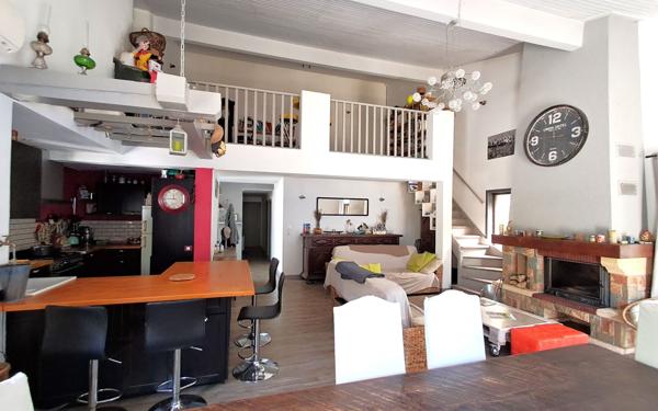 Maison à vendre    5 pièces •  Saint-Aubin-de-Lanquais