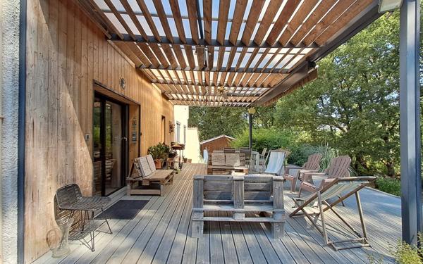 Maison à vendre    5 pièces •  Saint-Aubin-de-Lanquais