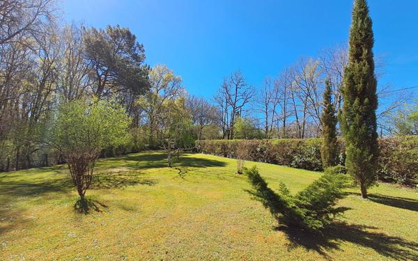 Maison à vendre    5 pièces •  Saint-Aubin-de-Lanquais