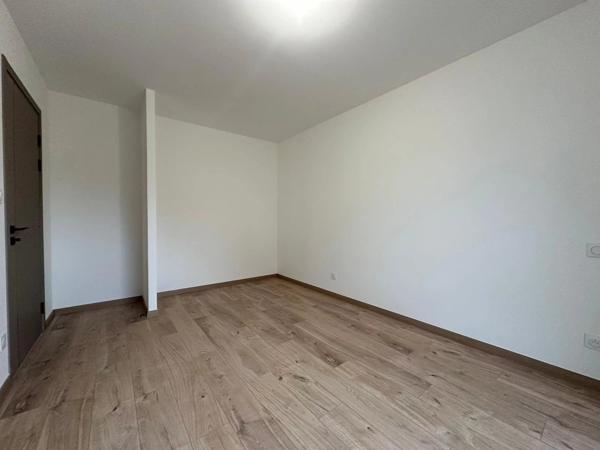 VENTE – APPARTEMENT T2 AVEC JARDIN – GRÉSY-SUR-AIX 51,05 m² – Rez-de-jardin – Terrasse + Jardin privatif