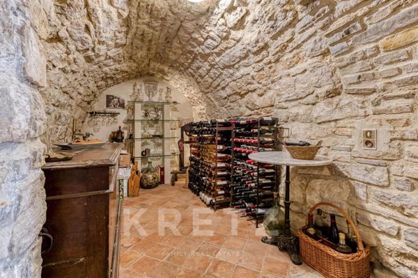 Pierrevert- Parc du Luberon- Ancienne ferme du XIVᵉ siècle entièrement restaurée – Plus de 300 m² au