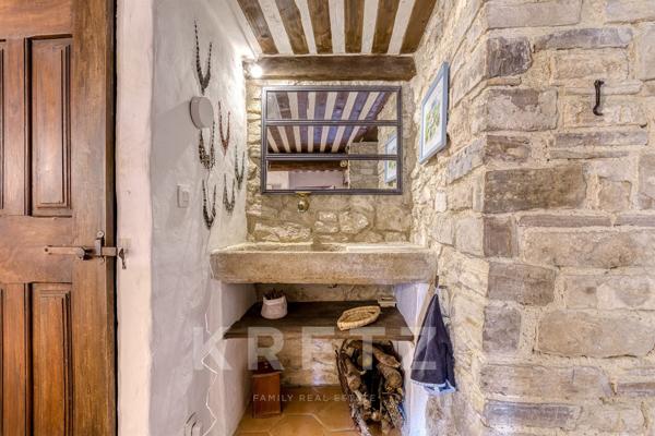 Pierrevert- Parc du Luberon- Ancienne ferme du XIVᵉ siècle entièrement restaurée – Plus de 300 m² au