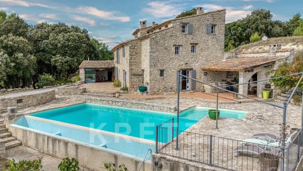 Pierrevert- Parc du Luberon- Ancienne ferme du XIVᵉ siècle entièrement restaurée – Plus de 300 m² au