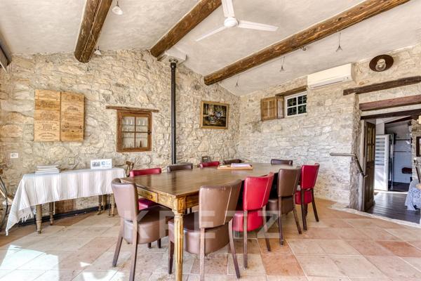 Pierrevert- Parc du Luberon- Ancienne ferme du XIVᵉ siècle entièrement restaurée – Plus de 300 m² au