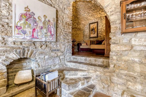 Pierrevert- Parc du Luberon- Ancienne ferme du XIVᵉ siècle entièrement restaurée – Plus de 300 m² au
