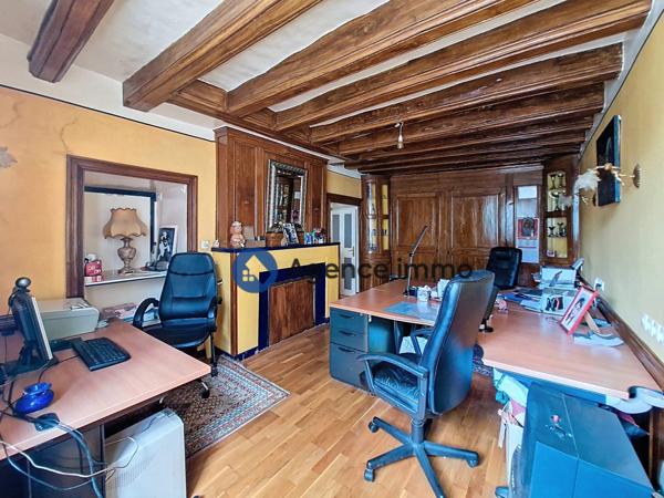 À vendre - Maison mitoyenne 1 côté, 7 pièces située à Château-la-Vallière (37330)