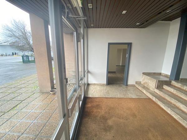 Local Professionnel entièrement rénové - La Glacière