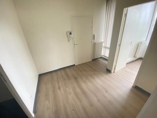 Local Professionnel entièrement rénové - La Glacière