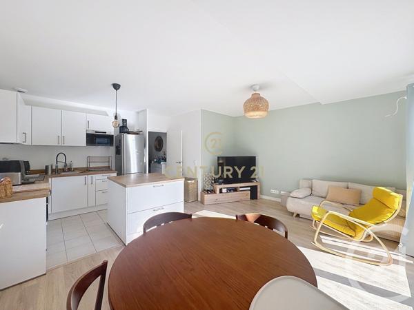 Appartement F3 à vendre  3 pièces - 60 m2 NOISY LE GRAND - 93