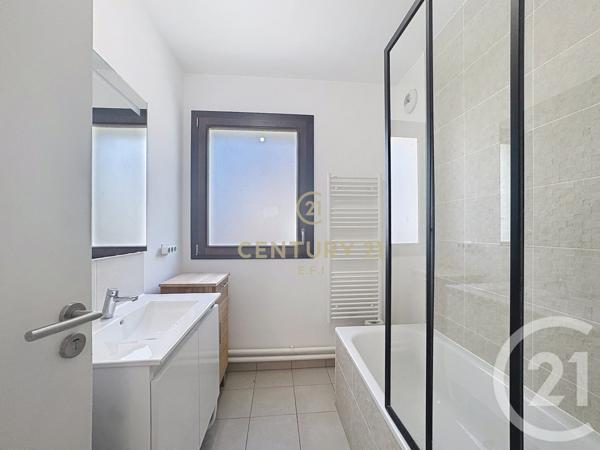 Appartement F3 à vendre  3 pièces - 60 m2 NOISY LE GRAND - 93