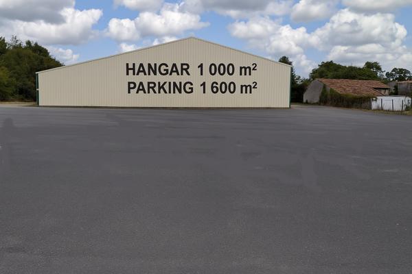 HANGAR 1170 m² PARKING 1600 m² Reignac (33860)