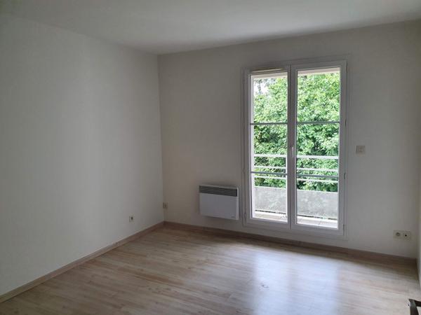 Location Appartement131,79 m² - 5 Pièces - VILLEMANDEUR (45700)