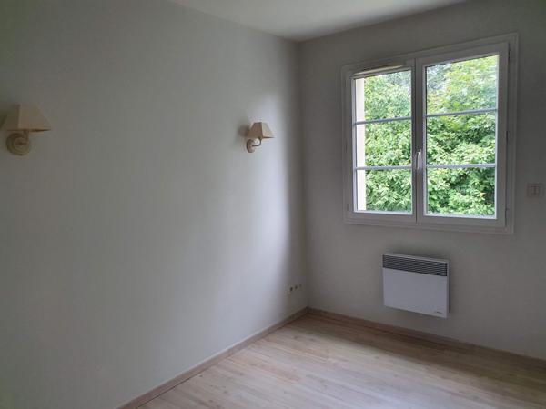Location Appartement131,79 m² - 5 Pièces - VILLEMANDEUR (45700)