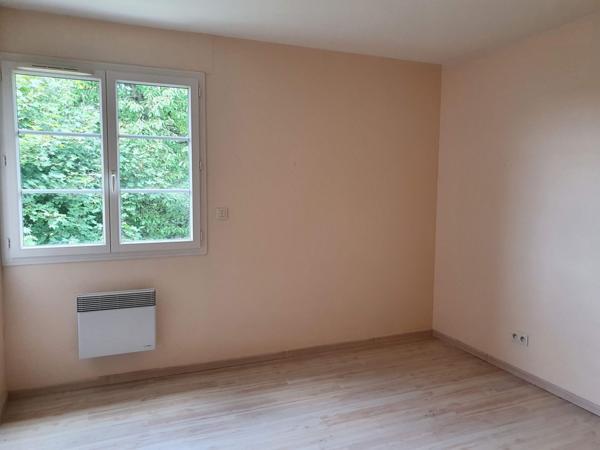 Location Appartement131,79 m² - 5 Pièces - VILLEMANDEUR (45700)