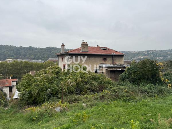 Maison de ville a rénover avec 1658m² de terrain à Givors 9 pièce 160 m2