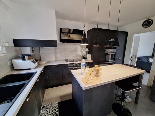 Maison individuelle à 10 minutes de Montpon Ménestérol 7 pièce(s) 165 m2.