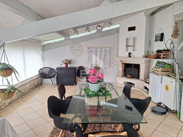 Maison individuelle à 10 minutes de Montpon Ménestérol 7 pièce(s) 165 m2.