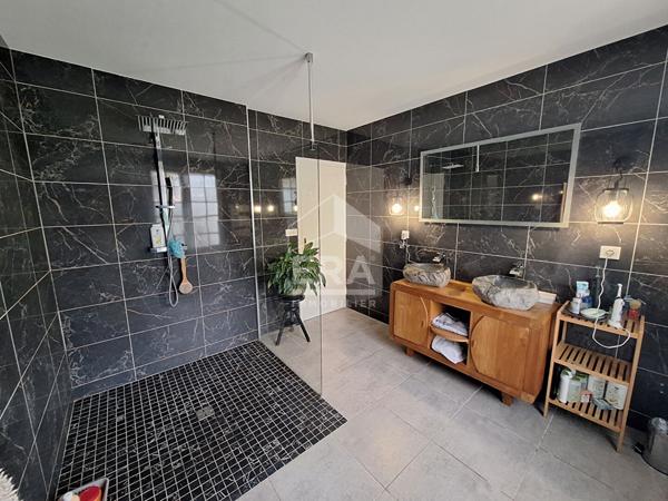 Maison individuelle à 10 minutes de Montpon Ménestérol 7 pièce(s) 165 m2.