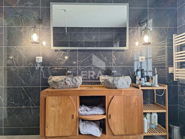 Maison individuelle à 10 minutes de Montpon Ménestérol 7 pièce(s) 165 m2.